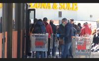 virus nessun assalto ai supermercati approvvigionamento merci regolare