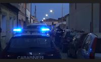 serramanna uccide la moglie con numerose coltellate e tenta il suicidio