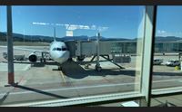 apre l aeroporto di olbia da roma e milano sbarcano i primi turisti