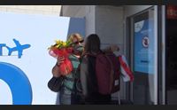 decolla l aeroporto di alghero lacrime agli arrivi dopo i mesi di stop