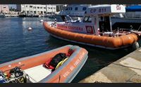 cagliari cadavere nelle acque del porto un marittimo tunisino