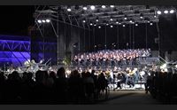 cagliari applausi per classicalparco primo concerto all arena