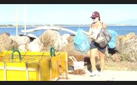 oristano navighiamo in un mare pulito i volontari puliscono le spiagge