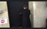 (luned ) la vestizione segreta dell assunta la dormiente esposta in duomo