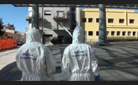 olbia degrado e rabbia duello in piazza mercato cinque i feriti