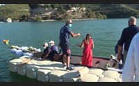 isili il primo matrimonio in mezzo al lago