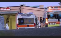 nuoro sanit nel caos c l ospedale da campo ma mancano i medici