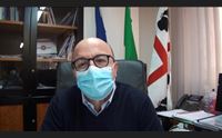 vaccini dosi dimezzate per la sardegna campagna rallentata