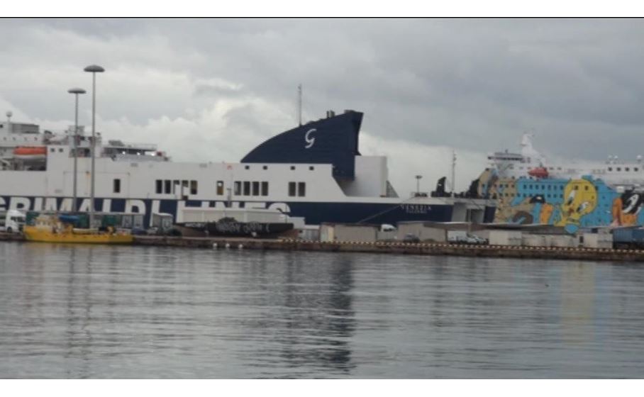 Cagliari In Via Roma Spazio Ai Maxi Yacht Le Navi Al Porto Canale Videolina