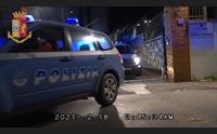 estorsioni droga armi e l ombra della faida 11 indagati nel nuorese