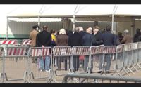covid una vittima e 0 2 positivi anziani in fila per i vaccini