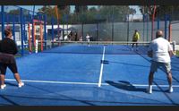 il padel va anche in zona arancione nell isola boom di appassionati