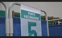 nuoro sfiducia su astrazeneca vaccinazioni in calo l appello di ats