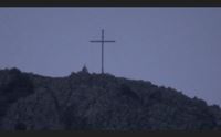 gonnosfanadiga una croce luminosa simbolo di pace per il campidano