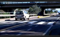 cagliari in via fiorelli il pericolo corre sulla pista ciclabile