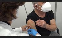vaccini a oristano l appello dei sindaci hub nei paesi per anziani e fragili