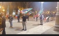 fratelli d italia flash mob contro il coprifuoco incostituzionale