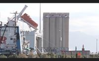 cagliari ha una nuova skyline abbattuti i silos al porto