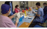 covid un milione di vaccini nell isola numeri in calo negli ospedali