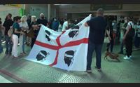 olbia sit in airitaly all aeroporto i dipendenti difendiamo il lavoro