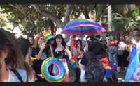 cagliari il popolo arcobaleno ritorna in piazza con le mascherine