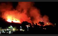 nuoro paura dopo la festa azzurra fiamme nella collina di biscollai