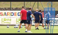 augsburg cagliari 3 1 joao salva l onore rog torna ma si riferma