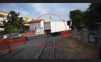 metropolitana di cagliari attraversamento da brivido nel viale marconi