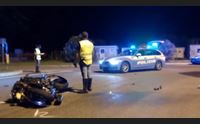 olbia tocca il cordolo con la sua moto muore un centauro polacco