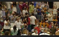 basket la dinamo sassari soffre ma vince pesaro piegata all ultimo tiro