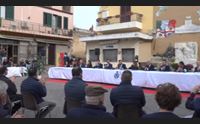 uri per il consiglio comunale insediamento pubblico in piazza