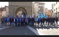 oristano la polizia penitenziaria in piazza il carcere invivibile