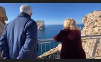 alghero balcone con vista sull isola foradada per selfie sicuri