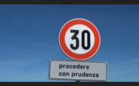 30 all ora nelle strade scassate del marghine ambulanze lumaca assurdo