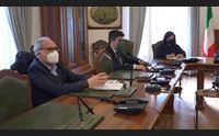 nuoro la protesta dei sindaci punta su roma inps ridateci i servizi