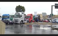 cagliari la rivolta degli autotrasportatori costretti a smobilitare