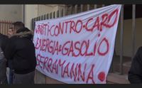 si allarga la protesta contro i rincari in piazza siliqua e serramanna