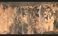 ulassai la cascata di lequarci tra sportivi e natura creativa