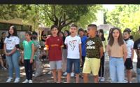 nuoro un canto per salutare la scuola il covid ci ha rotto le scatole