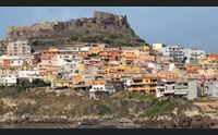 castelsardo il borgo medioevale conquista i turisti stranieri