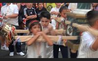 a sassari la sfilata dei piccoli candelieri con l entusiamo dei grandi
