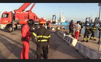auto in mare a portotorres muore operaio di 56 anni ritardi e disagi per le navi