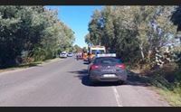 oristano auto contro un albero un morto e un ferito grave
