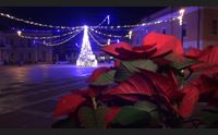 meno luci pi natale contro il caro energia stop alle luminarie
