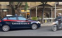 alghero sparatoria in pieno centro caccia ai due uomini in scooter