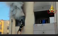 quartu e oristano due incendi in appartamento abitazioni evacuate