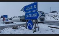 sulla 131 neve e ghiaccio a campeda rallentamenti tra macomer e bonorva