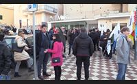 aeroporto di alghero il nord sardegna scende in piazza