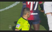 cagliari sporco cattivo e vincente lapagol affonda il benevento
