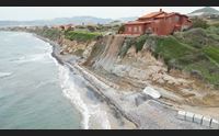 sorso erosione costiera sono a rischio crollo le ville di marritza